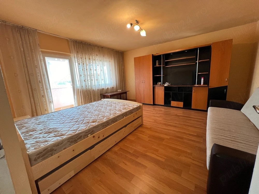 Proprietar, Ofer spre inchiriere apartament 1 camera 43 m patrati, centrala proprie. 