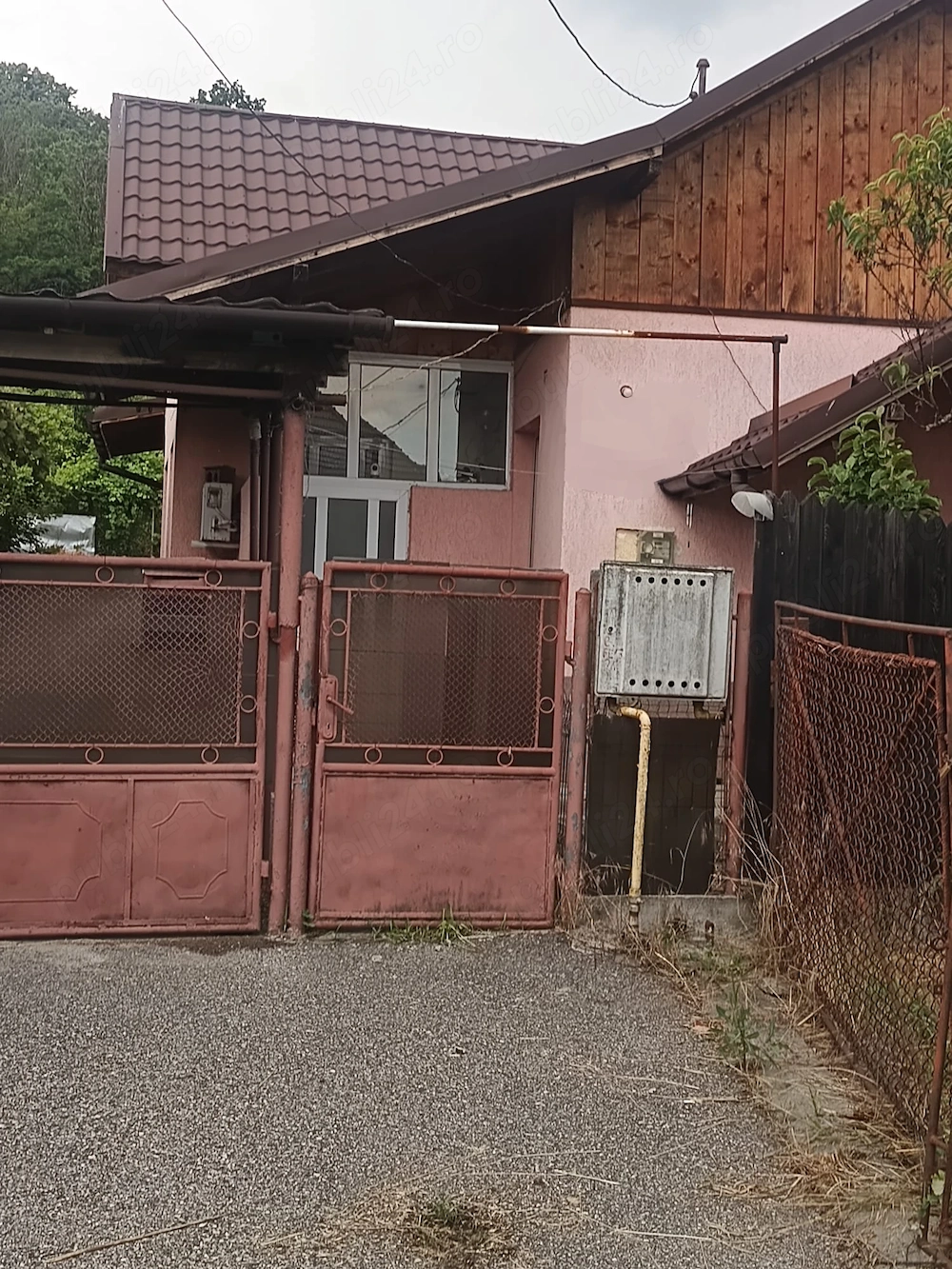 **CASA DE VANZARE** - 3 dormitoare, mobilata, 1187mp, zona Cetatuia
