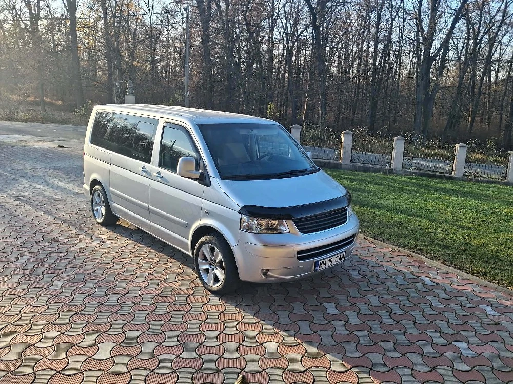 Vând Volkswagen T5 Multivan