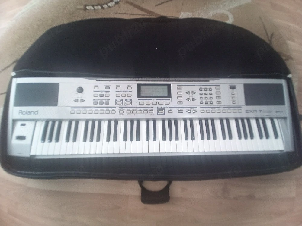 orga Roland EXR-7 