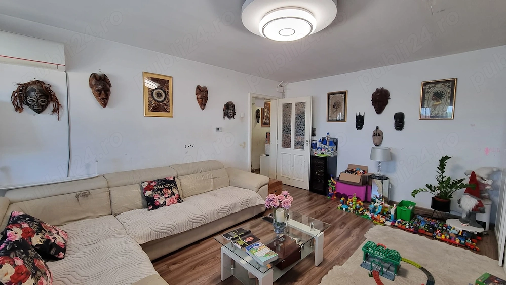 Ocazia Verii ! Apartament 3 camere modernizat și parțial mobilat vis-a-vis de Kaufland Corvinilor !!
