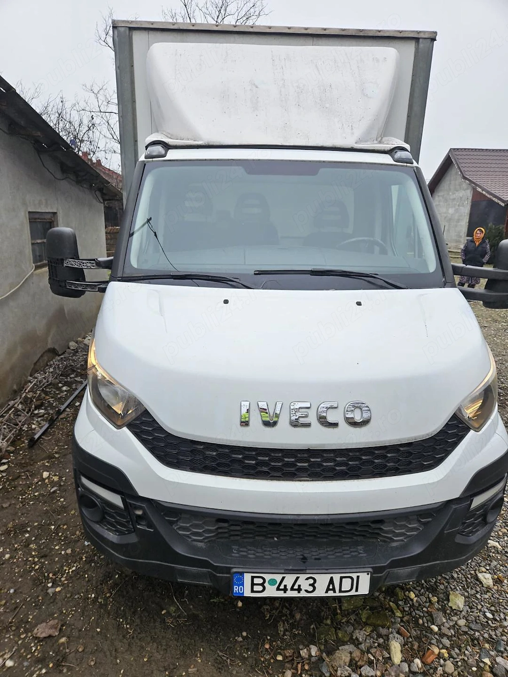 Vând 2 autoutilitare Iveco Daily cu prelată