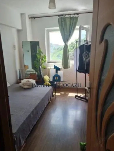 Apartament 4 camere Semidecomandat Sos. Berceni