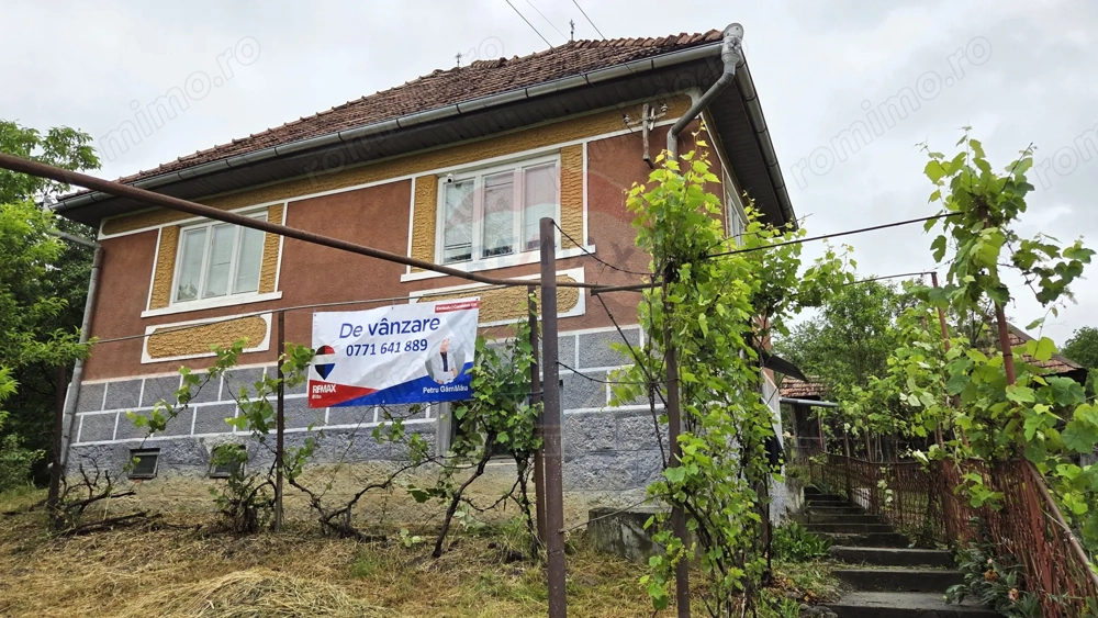 Casă cu 3 camere de vânzare Teleac