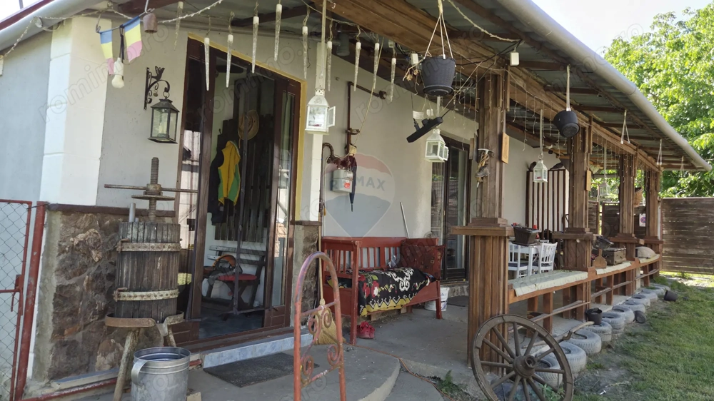 Casă de vânzare cu 3 camere în Lechința