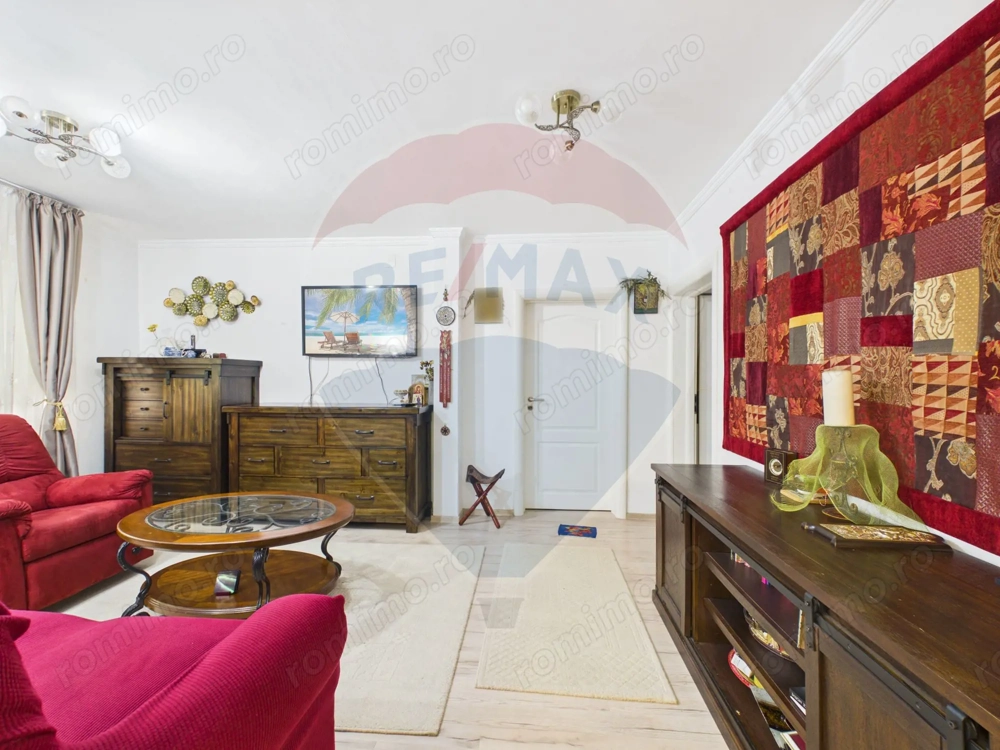 Oportunitate - 2 Apartamente 4 + 2 camere - Zona 13 Septembrie