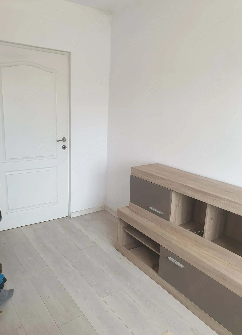 De vânzare apartament decomandat 4 camere, 2 băi, balcon, Astronauților nr 1 , pe Careiului 