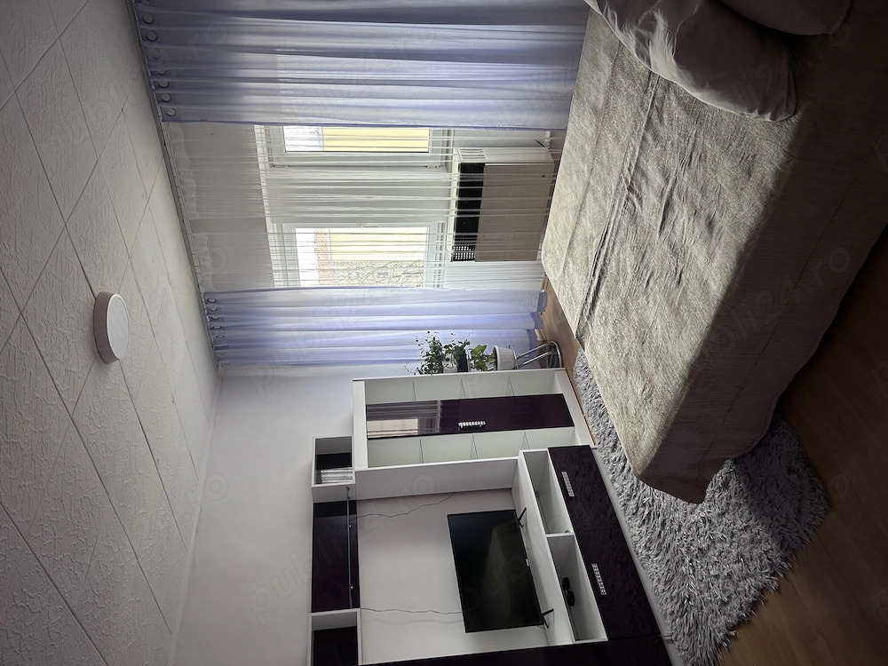 Garsonieră decomandată de vânzare   32 mp