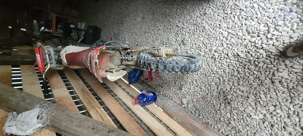 Vând Yamaha 250 2T