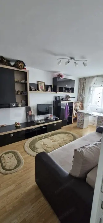 Apartament de vânzare, 60 mp, zonă Centrală - Găești 