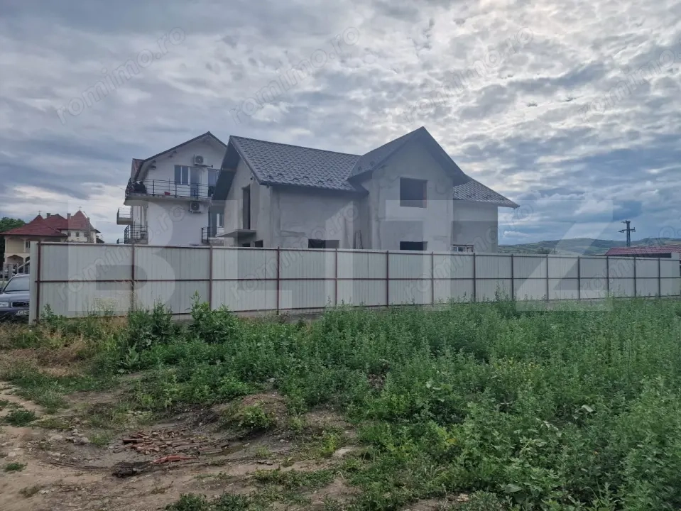 Casă semifinisată de vânzare în Gherla – P+1, 200 mp