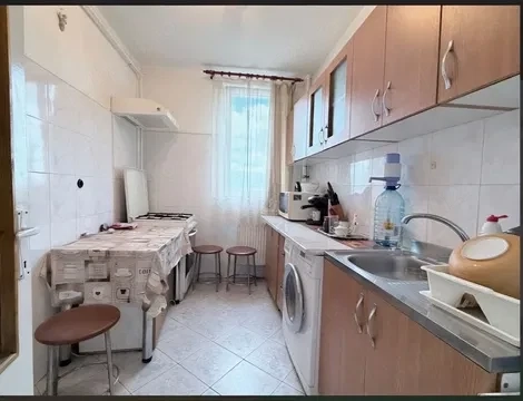 Apartament 2 camere decomandat Dambovita etaj 6 langa Terasa Nora