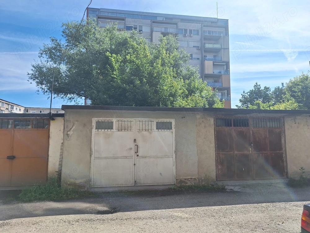 Vand garaj zona centrala Deva