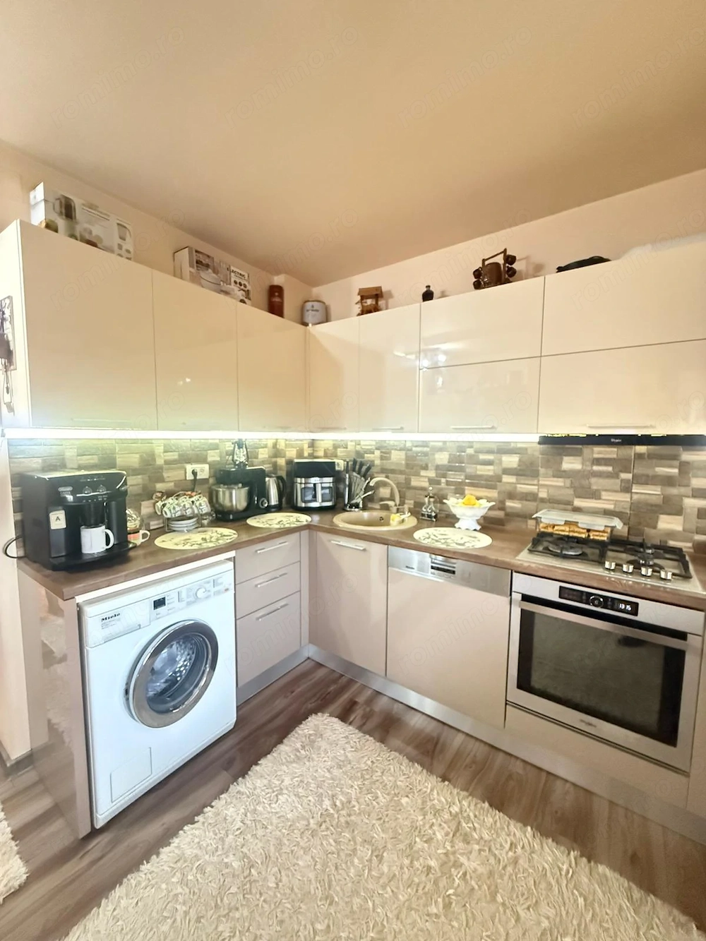 Apartament 2 Camere Decomandat Centrala Proprie Zona Girocului Lidia