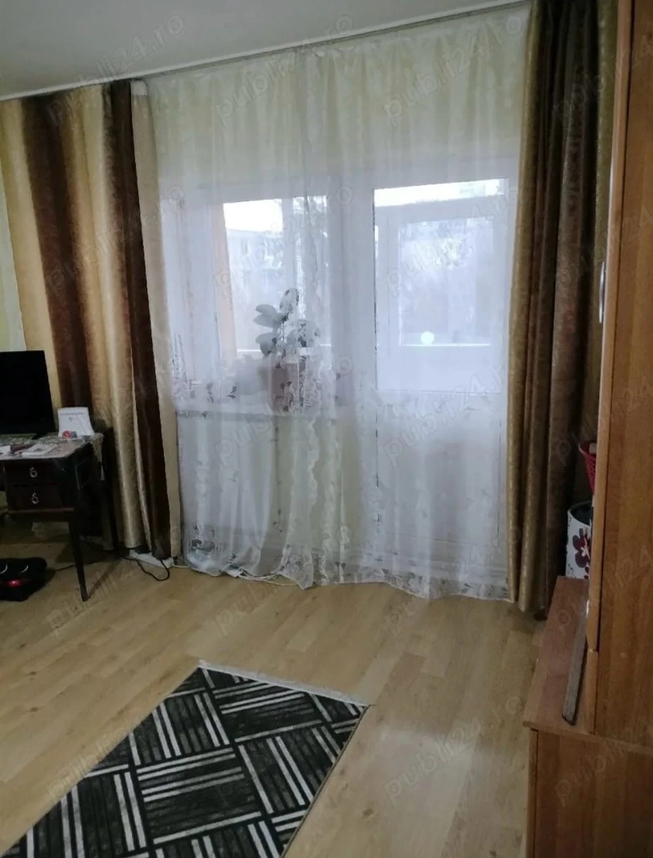 închiriez garsoniera 42mp,ultracentral 