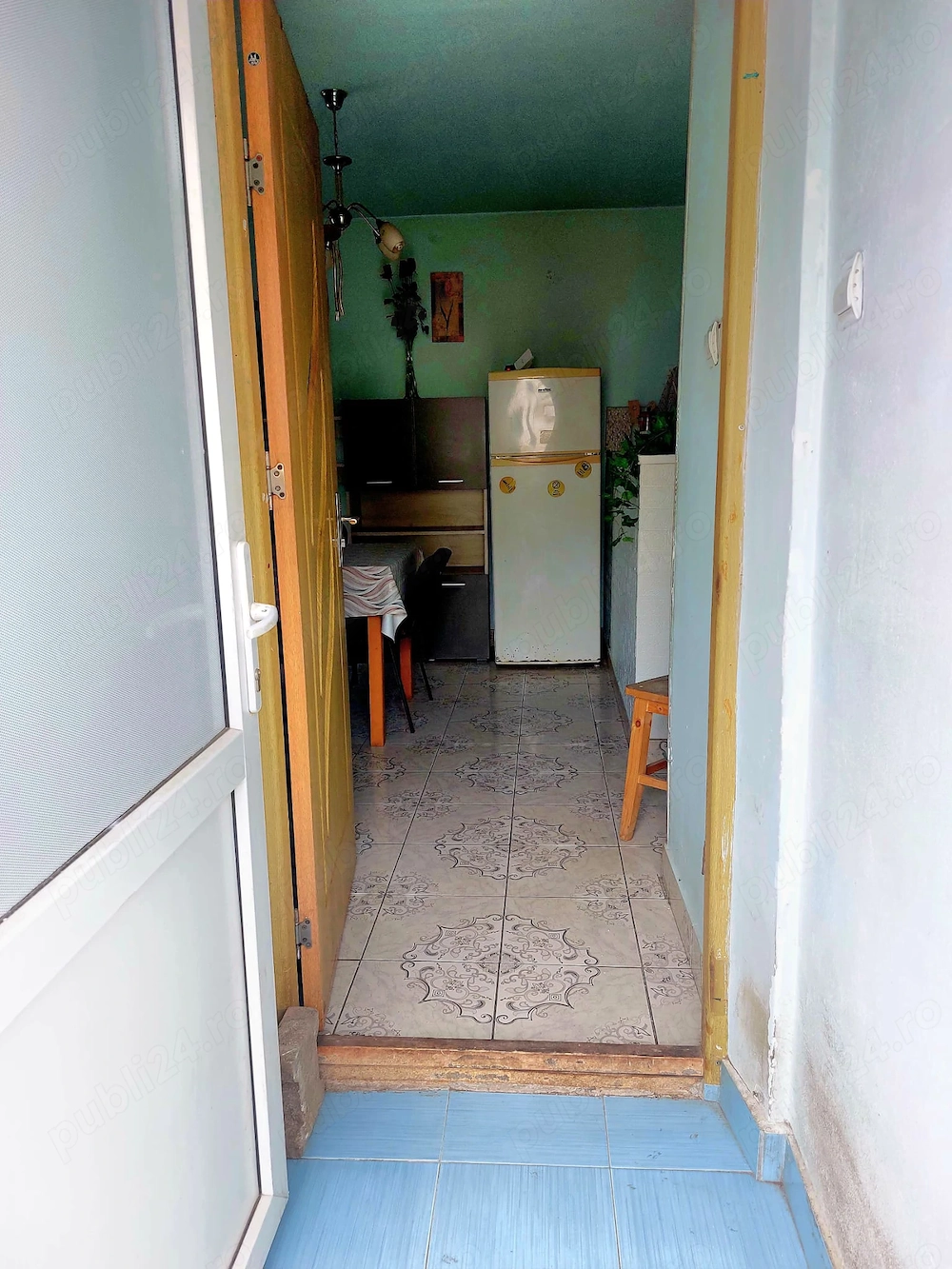 Vand casa la 100m de Afi Ploiesti