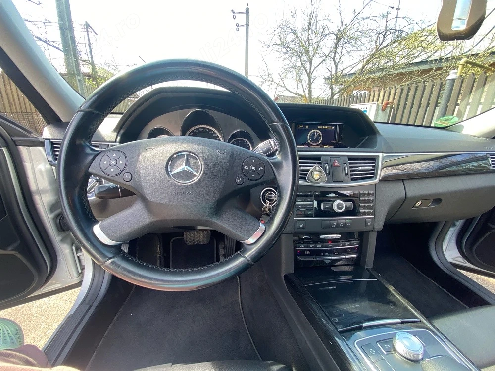 Mercedes Benz E250