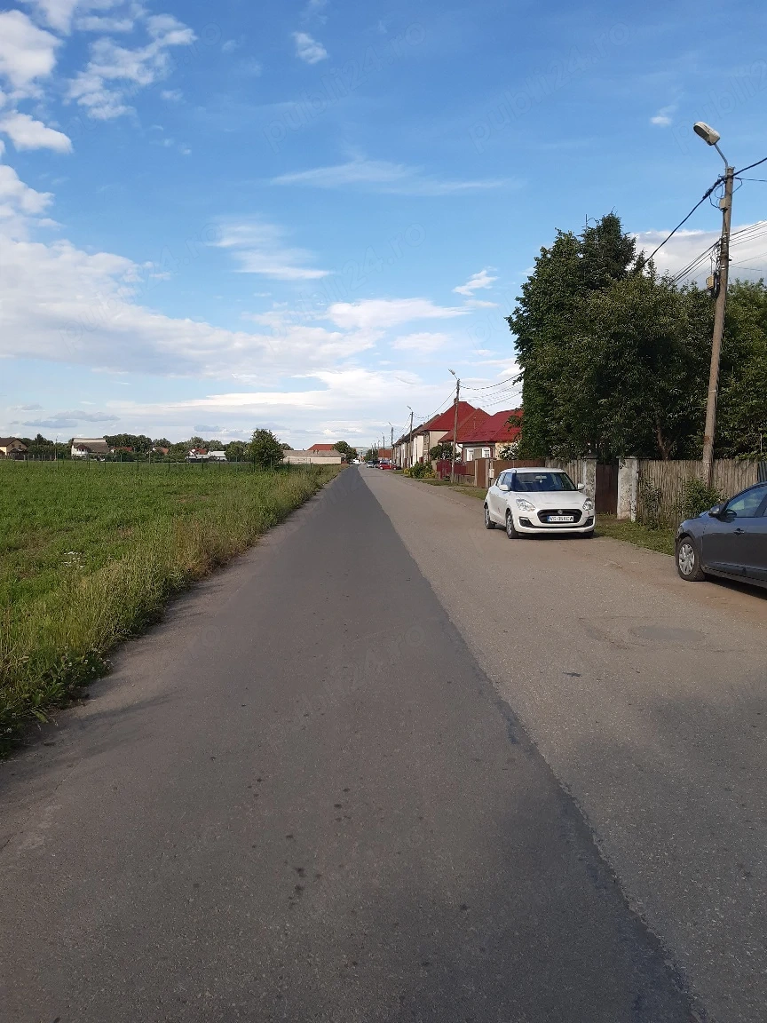 Vand teren intravilan construibil utilitati drum asfaltat central Lunca Calnicului