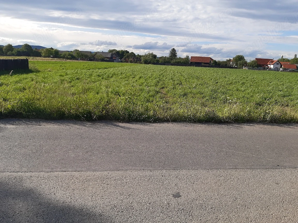 Vand teren intravilan, construibil, utilitati, central drum asfaltat Lunca Calnicului