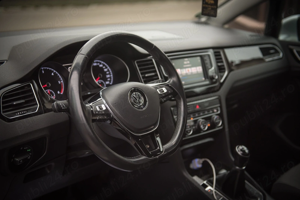 Vând VW Golf sportsvan highline