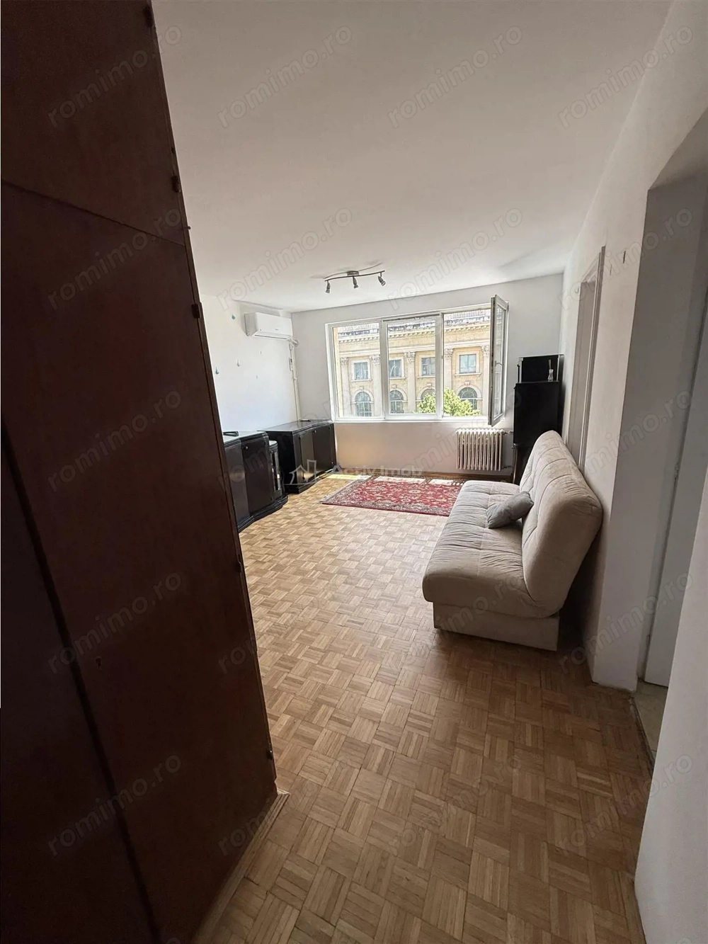 2 cam Radisson - Victoriei - Stirbei Voda