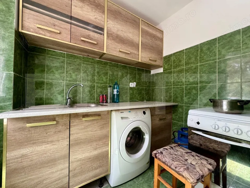 Garsoniera cu balcon inchis, etaj 1, zona Rogerius