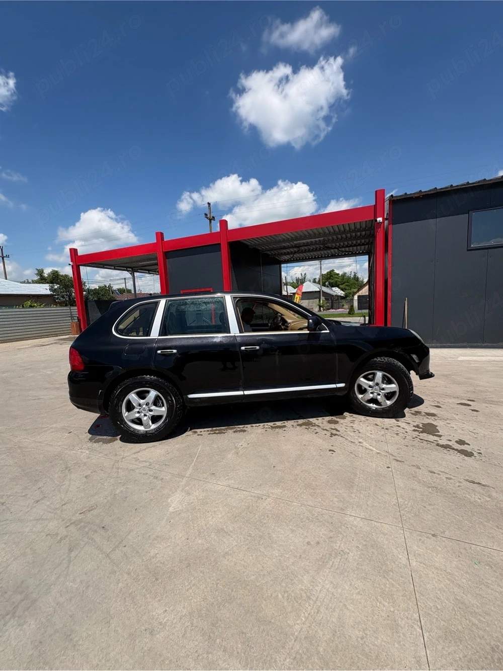 Vând sau schimb Porsche CAYENNE -An 2005  -Motor 3.2 Benzină  -Are acte Valabile  -Asigurarea Valabi