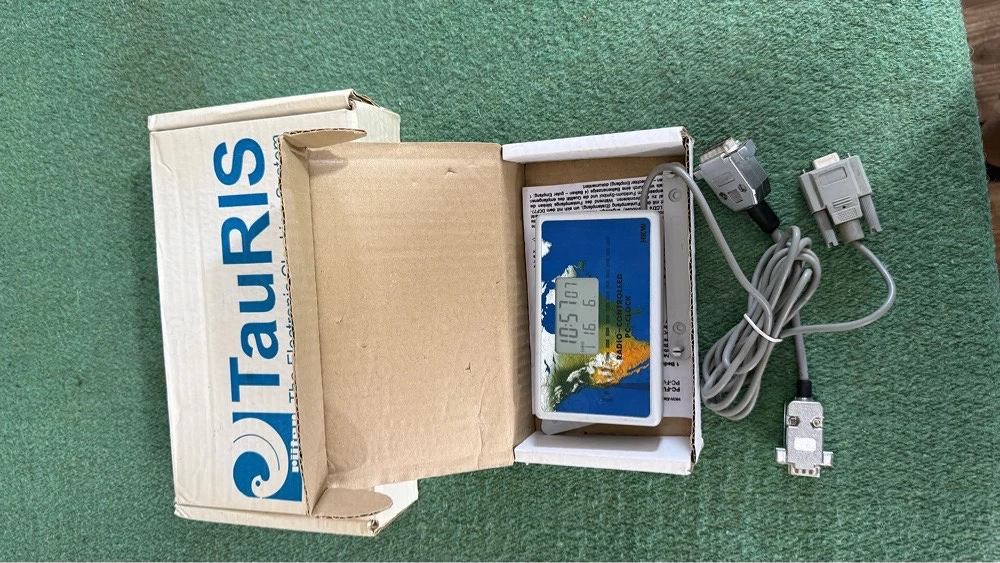 Ceas atomic Tauris