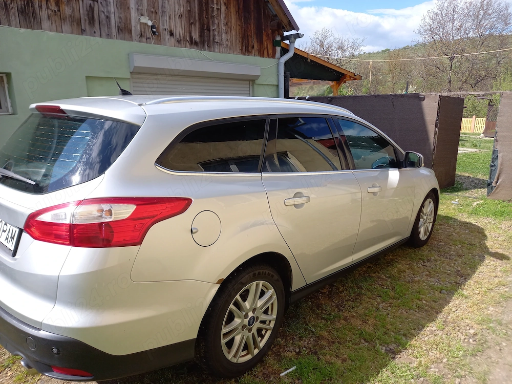 Vând ford focus 2011 automata