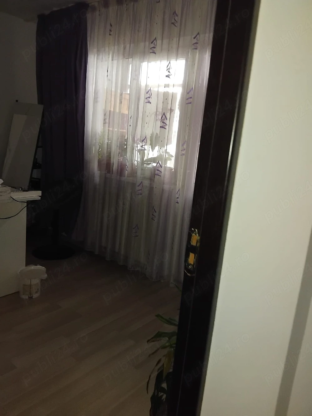 vand apartament 2 camere
