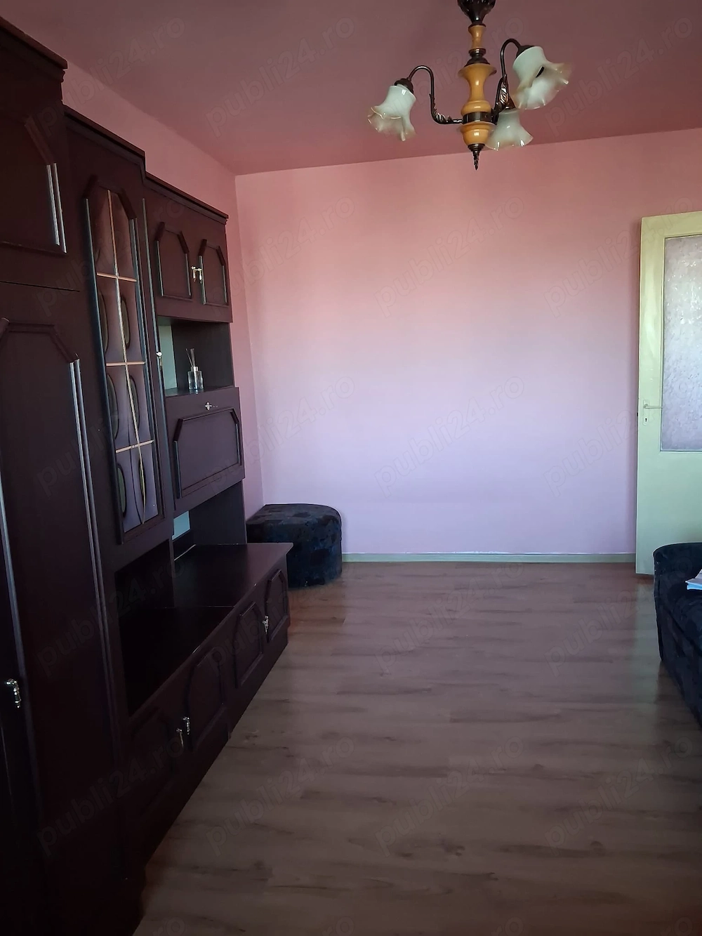 Vand apartament 2 camere decomandate ,dependinte ,2 balcoane,etaj 8 din 11.