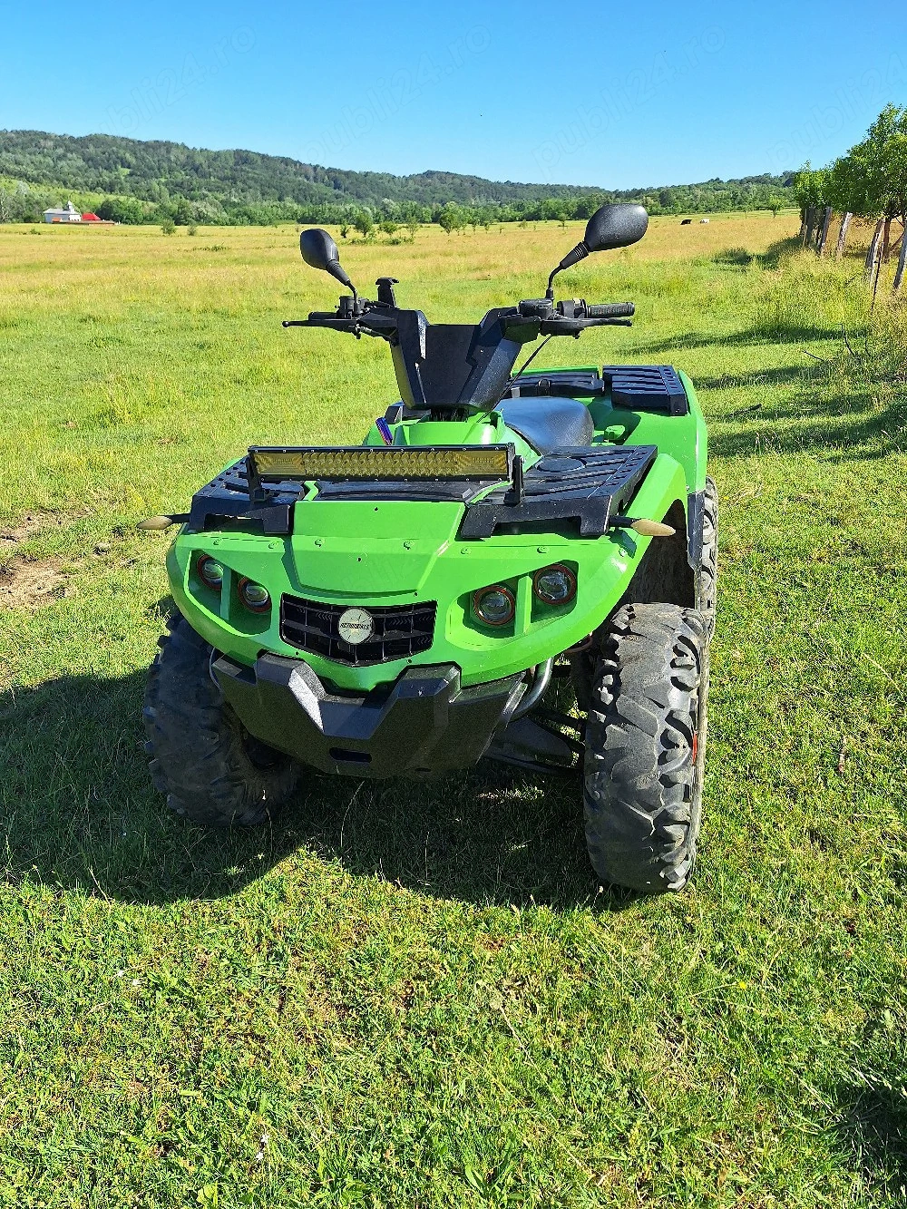 Vând can am 400
