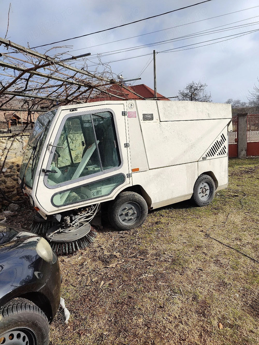 Vând măturătoare stradală diesel Tennant A60 an fabricație 2008
