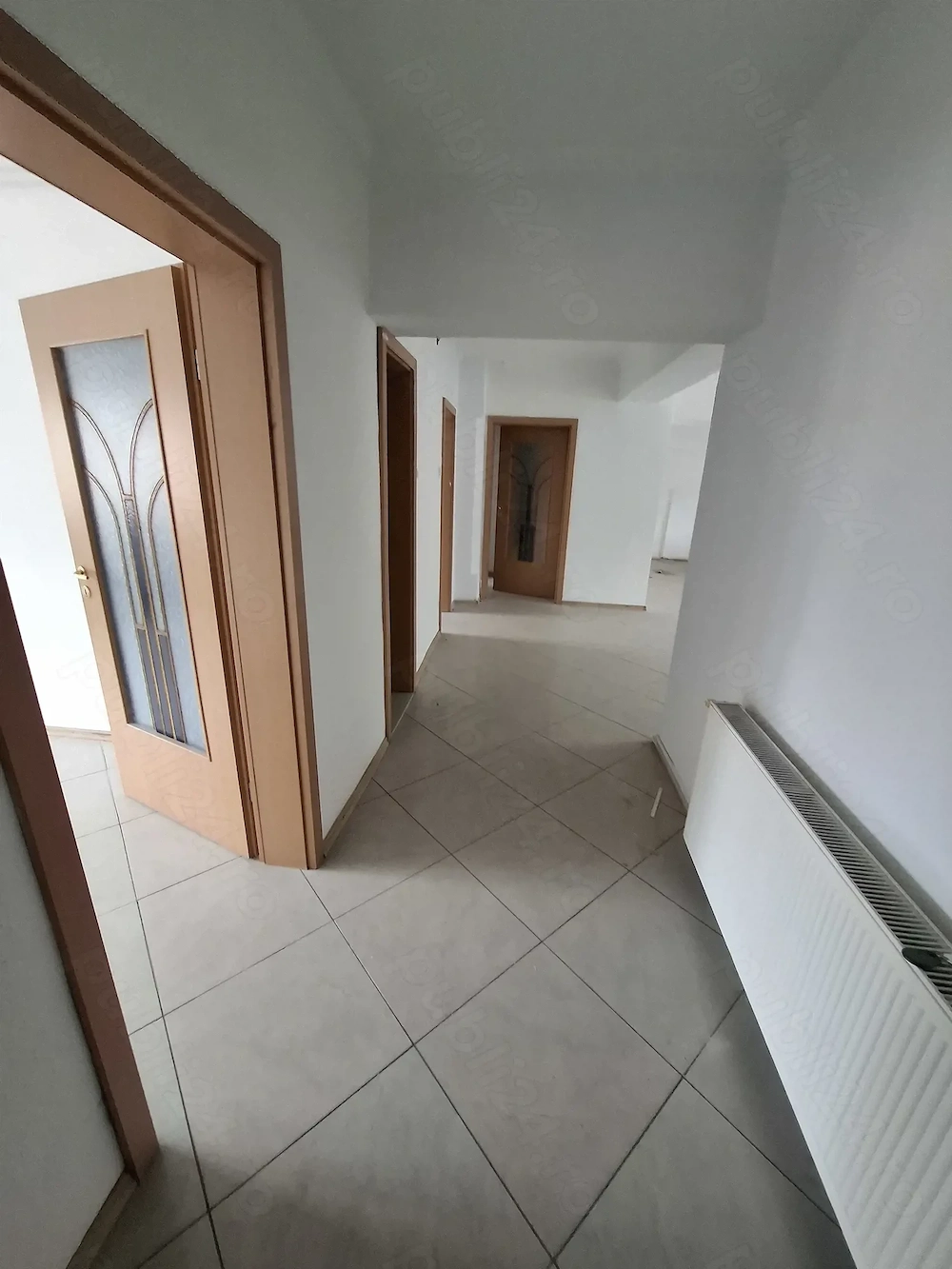 Vând apartament cu 4 camere confort 1 decomandat zona centrală 