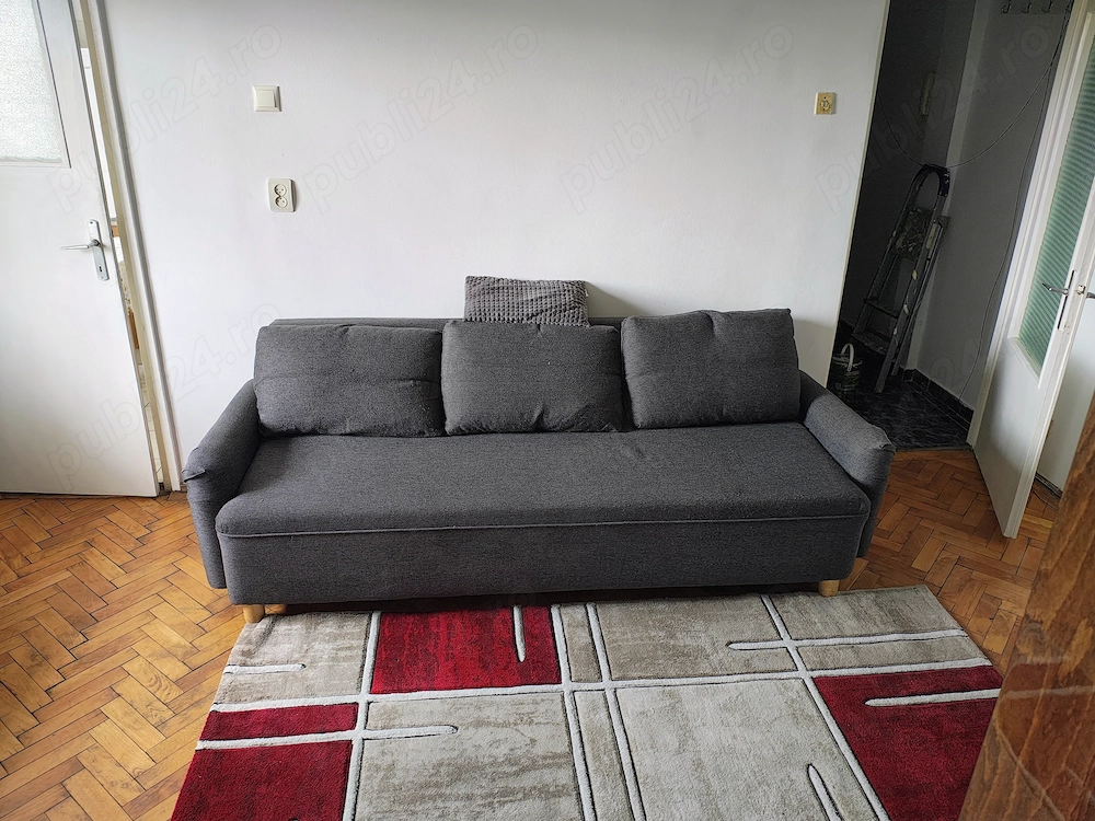 Închiriez apartament 
