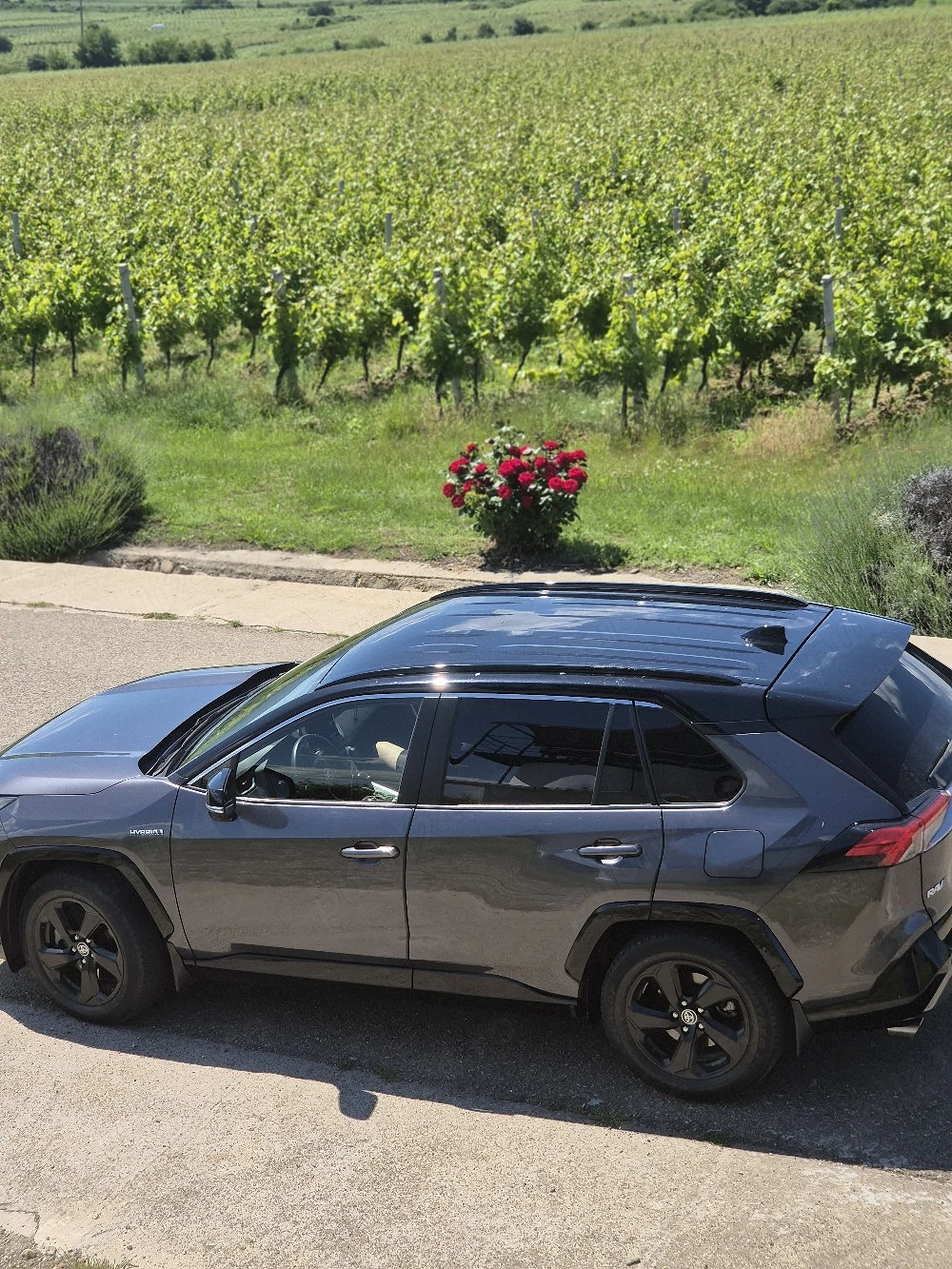 Vând Toyota rav 4 hybrid 4x4 in garantie