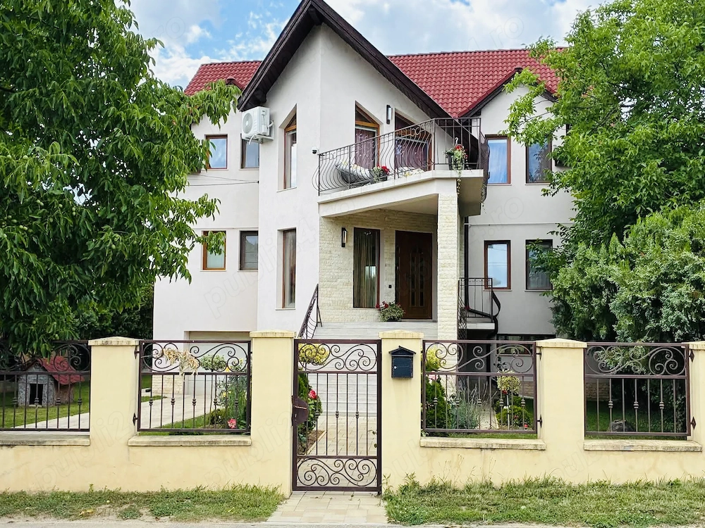 Vând Casă Mare - Marghita