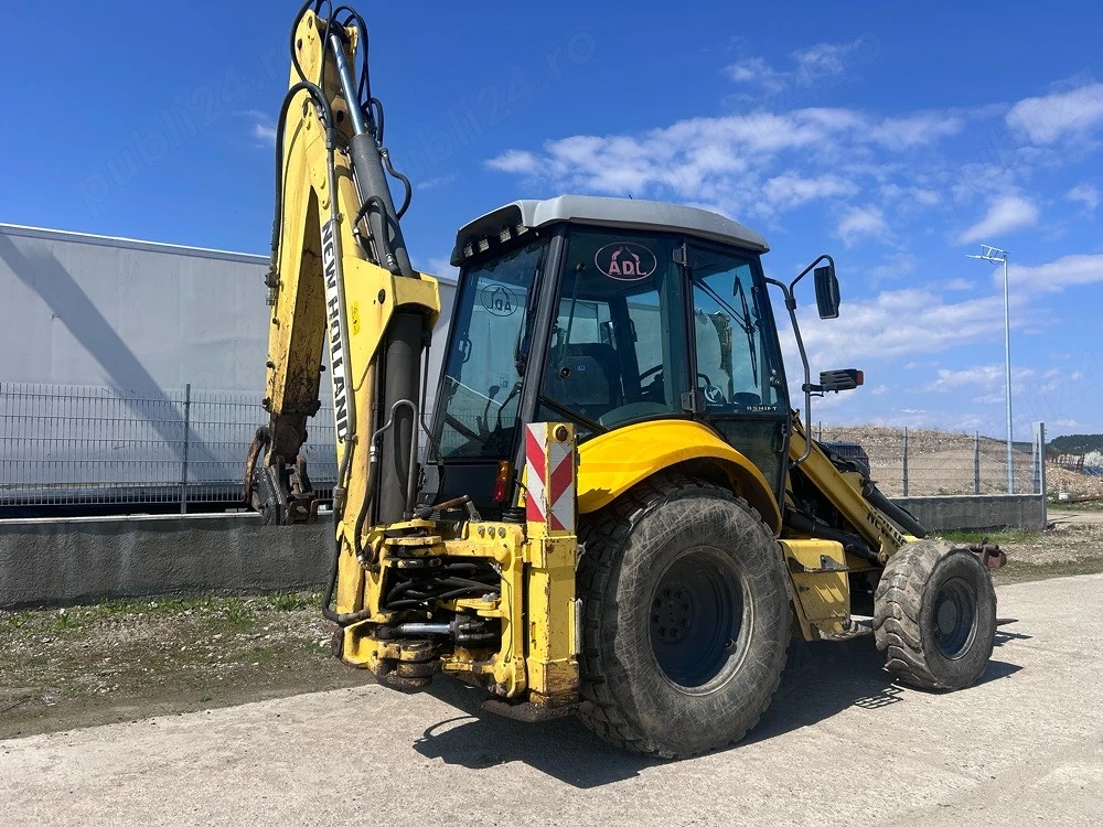 Buldoexccavator New holland B110B