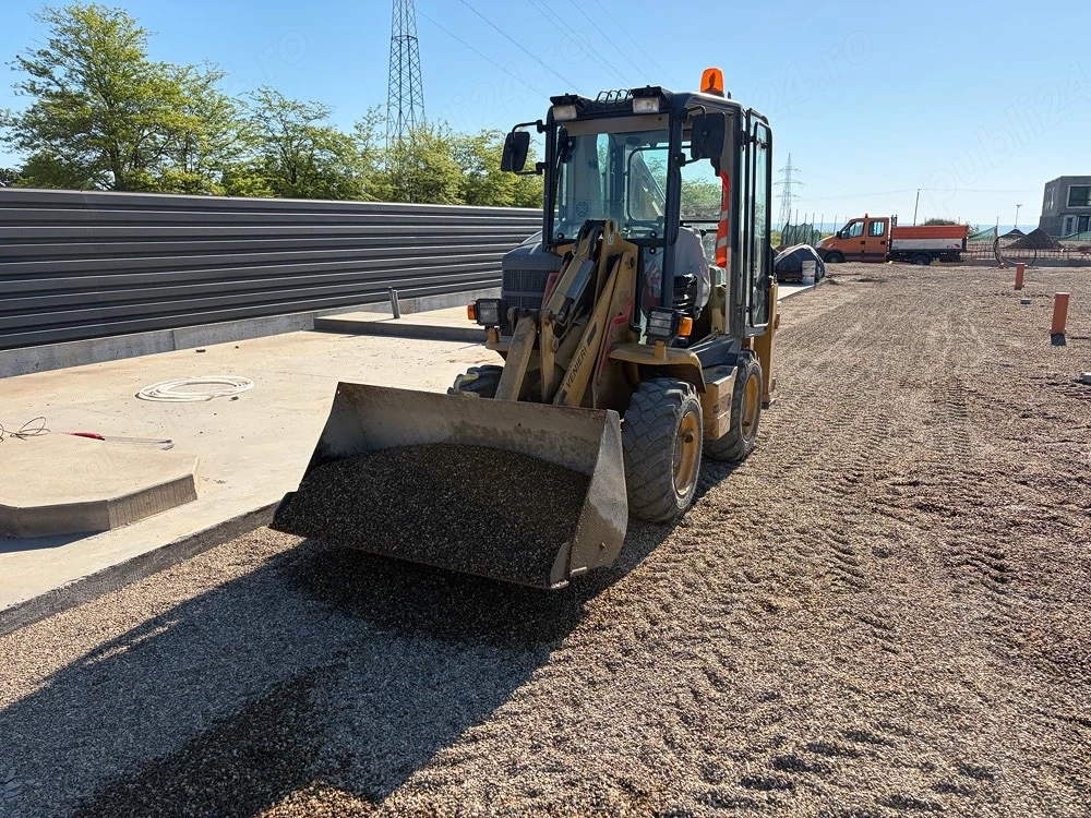Vand Mini BuldoExcavator Vinieri