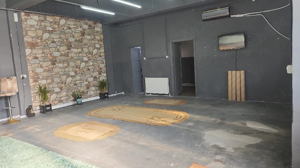 închiriez spațiu    