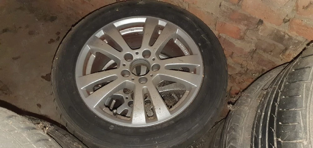 4 Genți de aluminiu cu cauciucuri. 225/50R16 Mercedes 