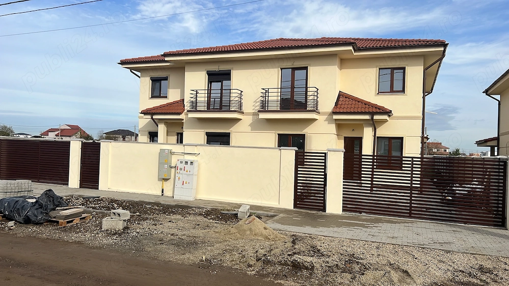 Duplex de vânzare Str Paganini