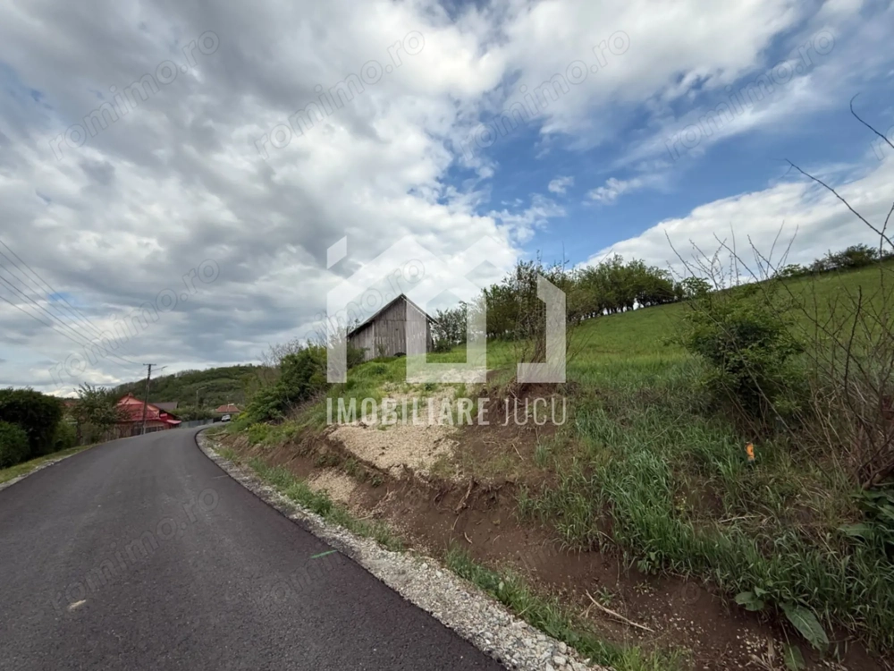 Teren intravilan construibil – 2.100 mp | Căianu