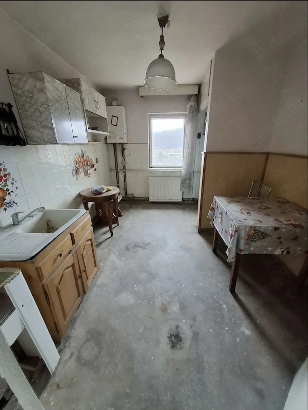 Ocazie! Vând urgent apartament cu 4 camere confort 1 decomandat bloc de 4 etaje