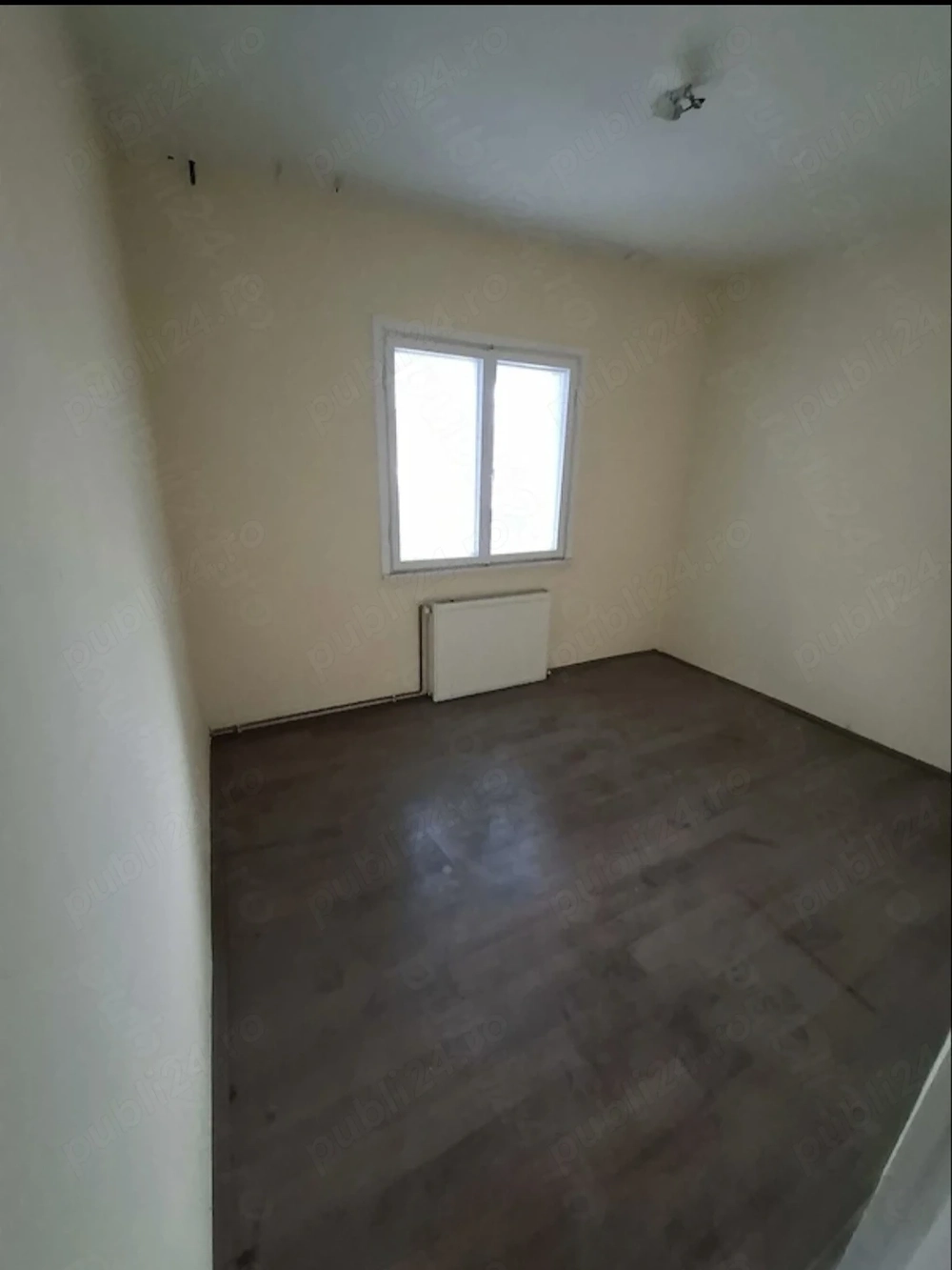 Avantajos  ! Vând apartament cu 4camere confort 1decomandat etajul 3 din 4 etaje