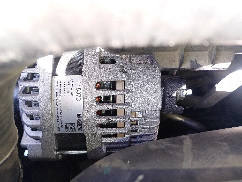 Vând alternator Renault Megane3  1.4 tce  