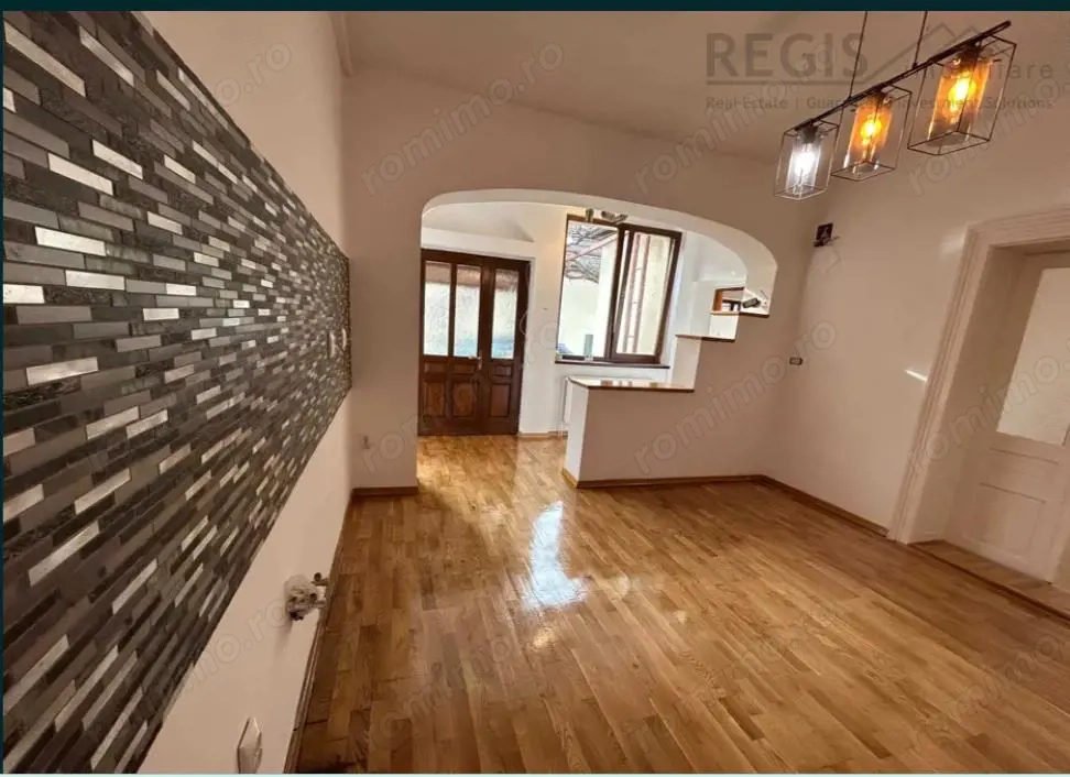 Casa 3 camere individuala,parcare, cu curte si garaj Grivitei