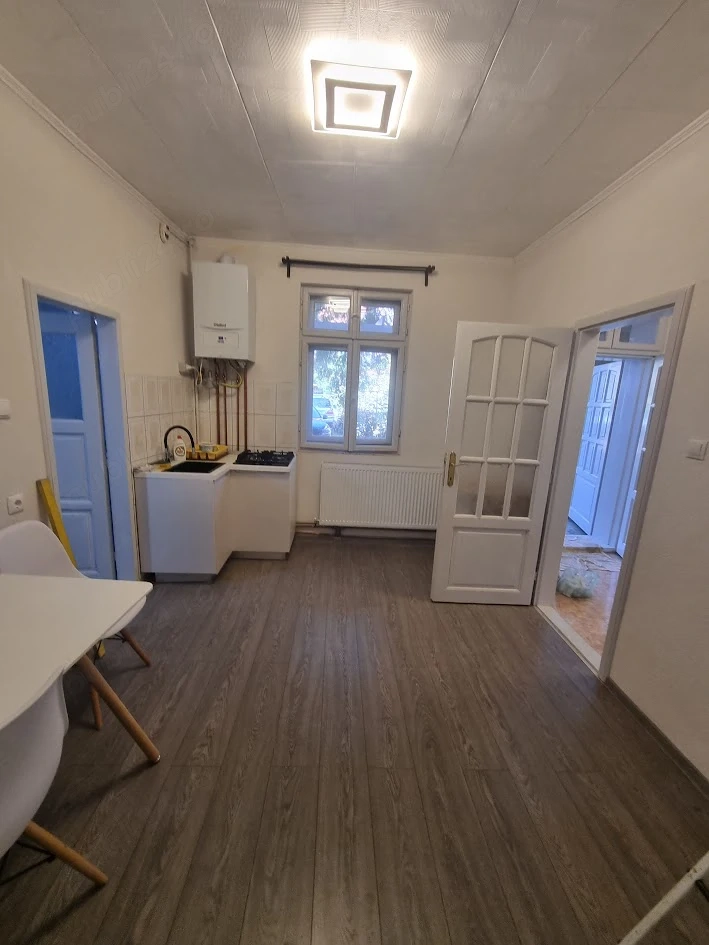 inchiriez apartament 1 camera centru arad 