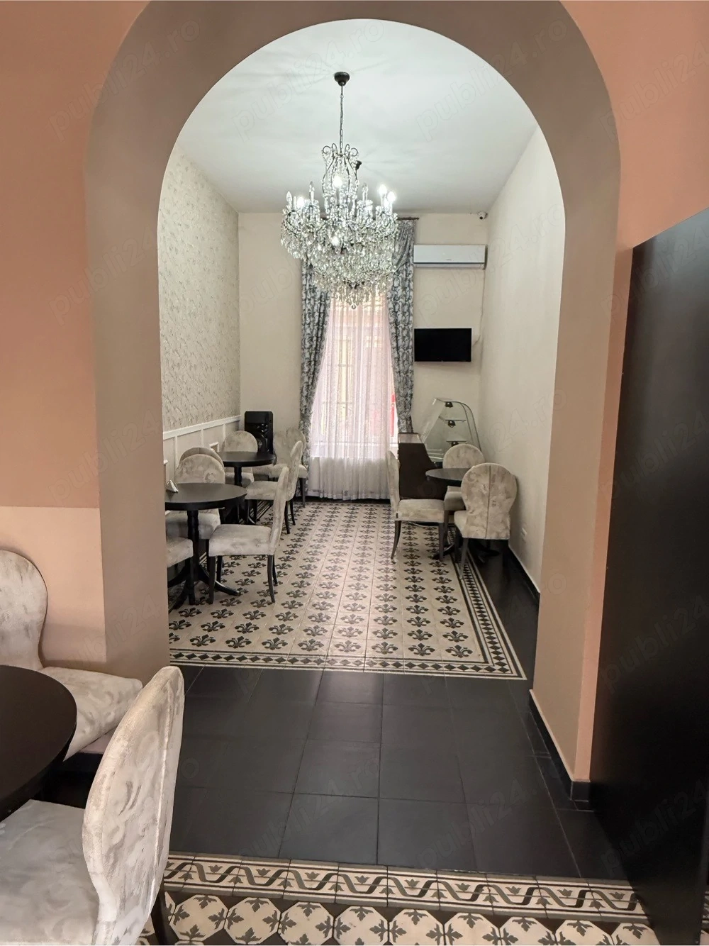OPORTUNITATE RARA !!De inchiriat o locatie excelenta ultracentral !