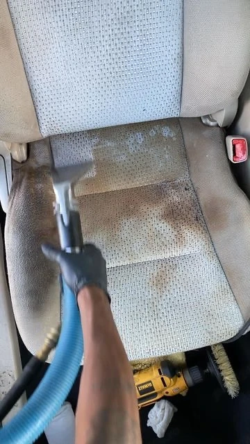 Curatare canapele covoare saltele si interior auto in Bucuresti-Ilfov